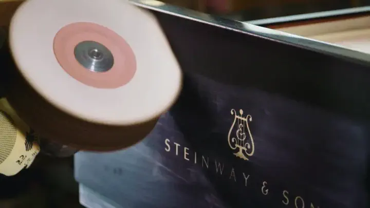 Oberfläche: Stationen eines Steinways
