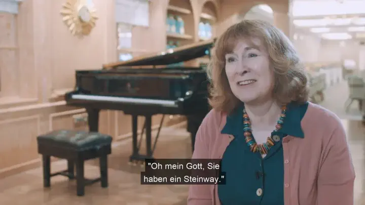 Steinway Klaviermusik im Fortnum & Mason Teesalon in London